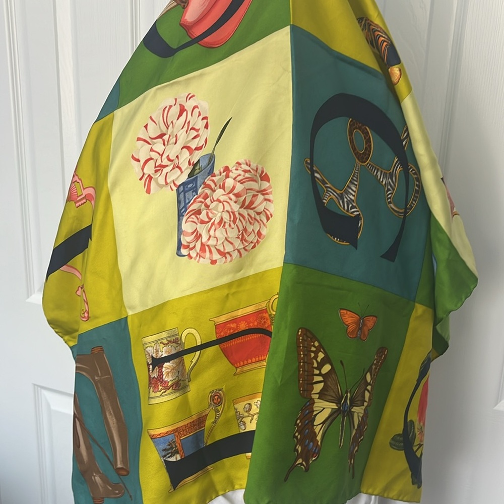 Gucci Vintage Logo Floral Butterfly Print Silk Scarf - Picture 6 of 8